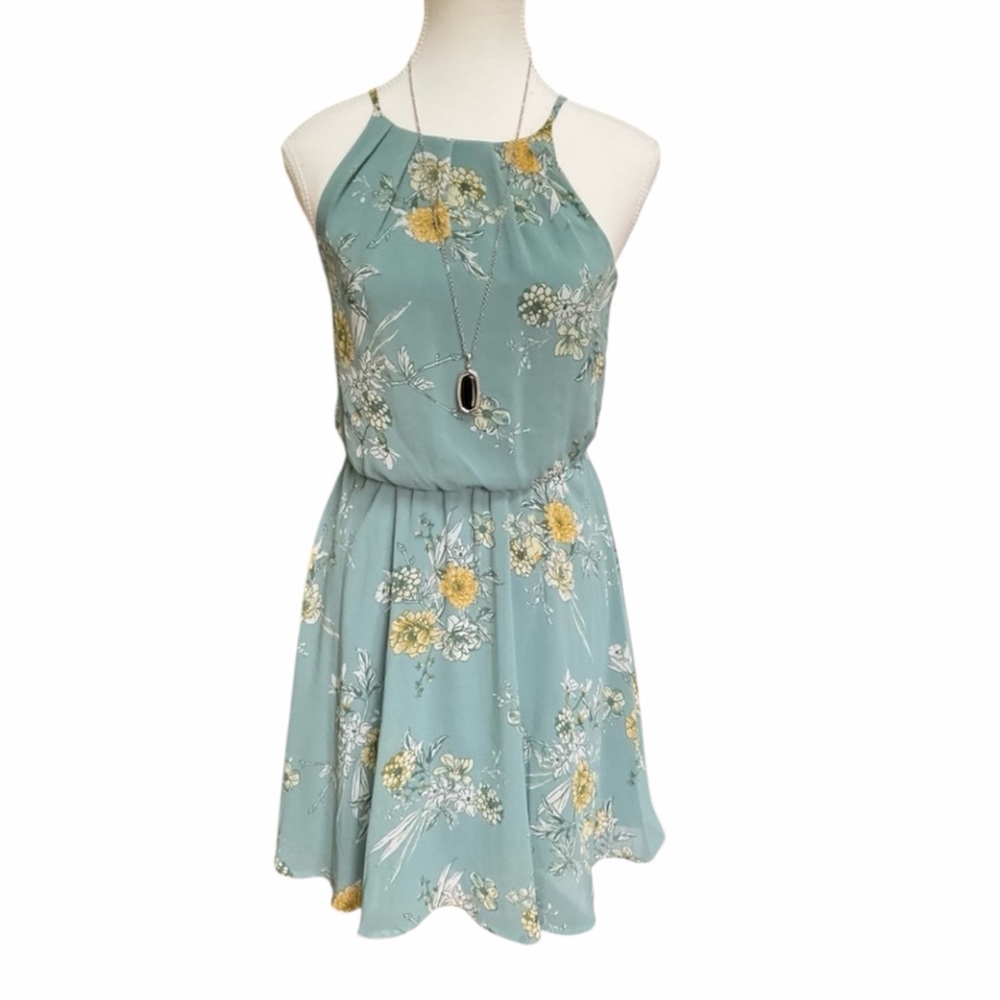 🌻3x$20 Bundle 
Dress green with Flowers